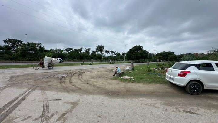 Phi IV Greater Noida Main Image 1