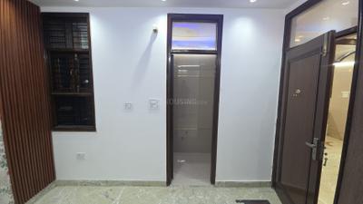 Bedroom Image of 900 Sq.ft 3 BHK Builder Floor for sale in Laxmi Nagar New Delhi for Rs. 7500000