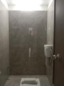 Common Bathroom Image of 900 Sq.ft 2 BHK Apartment / Flat for rent in Thane West Thane for Rs. 47000