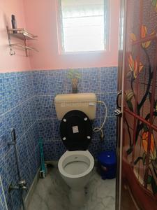 Bathroom Image of 820 Sq.ft 2 BHK Apartment / Flat for sale in Tollygunge Kolkata for Rs. 4300000