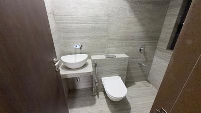 Image of 950 Sq.ft 2 BHK Apartment / Flat for rent in Vile Parle East, Mumbai for Rs. 150000