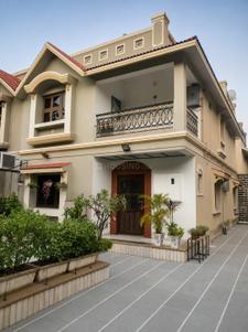 Image of 2115 Sq.ft 4 BHK Villa for sale in Thaltej, Ahmedabad for Rs. 42500000