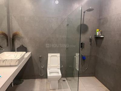 Bathroom Image of 9000 Sq.ft 4 BHK Farm House for sale in Sainik Farm New Delhi for Rs. 85000000