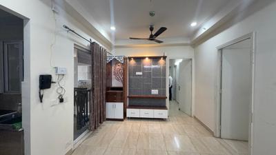 Living Room Image of 1075 Sq.ft 2 BHK Apartment / Flat for rent in Gaur City 7th Avenue, Noida Extension Greater Noida for Rs. 26000