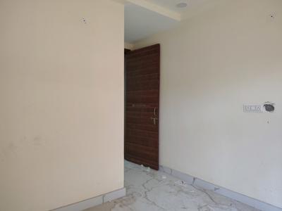 Bedroom Image of 1000 Sq.ft 3 BHK Apartment / Flat for sale in Khanpur New Delhi for Rs. 6000000