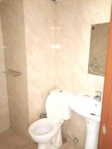 Bathroom Image of 1000 Sq.ft 3 BHK Builder Floor for sale in GBP Rosewood Estate Phase 2, Bhagat Singh Nagar Dera Bassi for Rs. 3950000