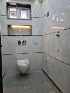 Common Bathroom Image of 1000 Sq.ft 3 BHK Apartment / Flat for sale in Dwarka Mor New Delhi for Rs. 9000000
