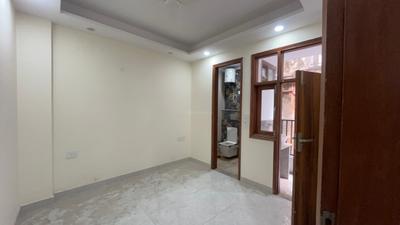 Bedroom Image of 750 Sq.ft 2 BHK Apartment / Flat for sale in Gautam Nagar New Delhi for Rs. 10000000