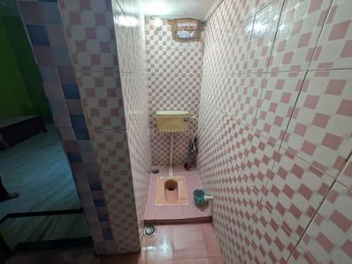 Bathroom Image of 750 Sq.ft 1 BHK Independent House for rent in Eldeco II Lucknow for Rs. 13000