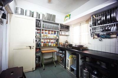Kitchen Image of 1539 Sq.ft 4 BHK Apartment / Flat for sale in Paldi Ahmedabad for Rs. 8900000