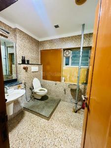 Bathroom Image of 3100 Sq.ft 3 BHK Independent House for rent in Velachery Chennai for Rs. 75000