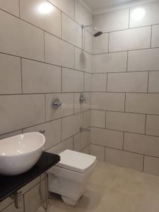 Bathroom Image of 750 Sq.ft 1 BHK Apartment / Flat for sale in Goregaon West Mumbai for Rs. 15000000
