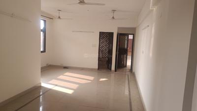 Mount Everest Apartments Living Room 1