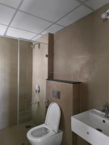 Common Bathroom Image of 1200 Sq.ft 3 BHK Apartment / Flat for rent in Runwal The Central Park Phase 3, Chinchwad Pune for Rs. 40000