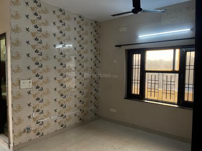 Bedroom Image of 950 Sq.ft 2 BHK Builder Floor for rent in Ramesh Nagar New Delhi for Rs. 27500