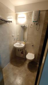 Bathroom Image of 1000 Sq.ft 2 BHK Apartment / Flat for rent in Alembic Alchemy Veda, Chhani Jakat Naka Vadodara for Rs. 25000