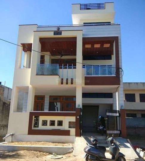 CHETAN AVENUE Main Image 1