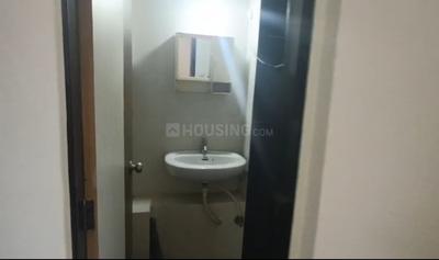 Bathroom Image of 850 Sq.ft 2 BHK Apartment / Flat for rent in Mantri Serene, Goregaon East Mumbai for Rs. 60000