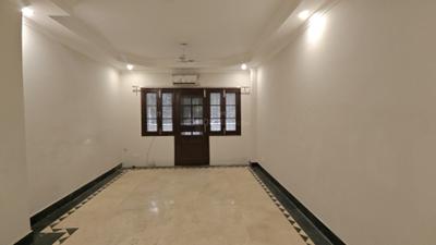 Living Room Image of 2000 Sq.ft 3 BHK Builder Floor for rent in Uday Park New Delhi for Rs. 130000