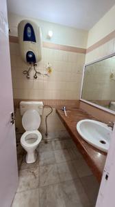 Bathroom Image of 1600 Sq.ft 3 BHK Apartment / Flat for rent in Sri Niketan Apartments, Sector 7 Dwarka New Delhi for Rs. 45000