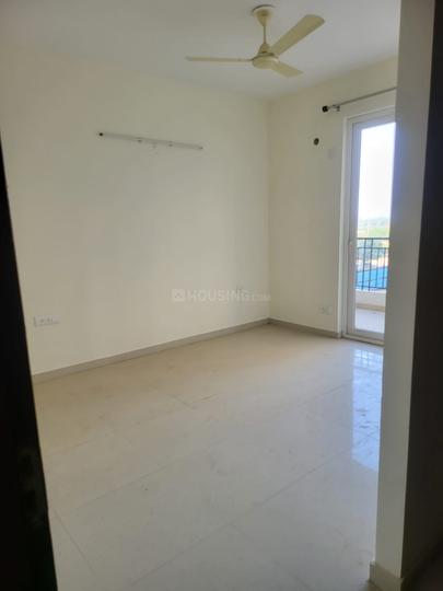 United La Prisma Main Image 1