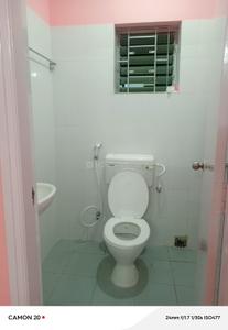 Bathroom Image of 901 Sq.ft 3 BHK Apartment / Flat for sale in Shapoorji Pallonji Shukhobrishti Spandan Phase 9 , New Town Kolkata for Rs. 6320000