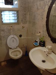 Bathroom Image of 1500 Sq.ft 3 BHK Apartment / Flat for sale in Gladioli Apartments, Andheri West Mumbai for Rs. 40000000