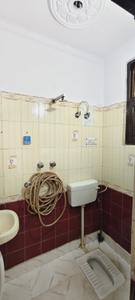 Bathroom Image of 550 Sq.ft 2 BHK Apartment / Flat for rent in Rohini Builder Floors, Sector 24 Rohini New Delhi for Rs. 26000