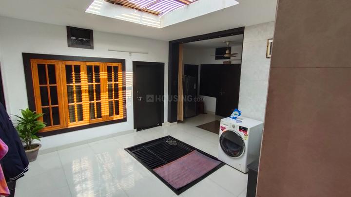 Madiyava Main Image 1