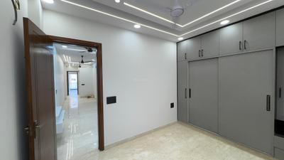 Bedroom Image of 1000 Sq.ft 2 BHK Builder Floor for rent in Janakpuri New Delhi for Rs. 36000