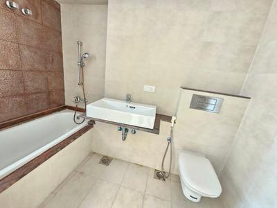 Bathroom Image of 2200 Sq.ft 3 BHK Apartment / Flat for sale in Prestige Neptunes Courtyard, Marine Drive Kochi for Rs. 22500000