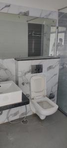 Bathroom Image of 1560 Sq.ft 3 BHK Apartment / Flat for sale in Lokhandwala Octacrest, Kandivali East Mumbai for Rs. 40000000