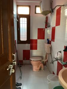 Bathroom Image of 800 Sq.ft 2 BHK Apartment / Flat for sale in Panthaghati Shimla for Rs. 5200000