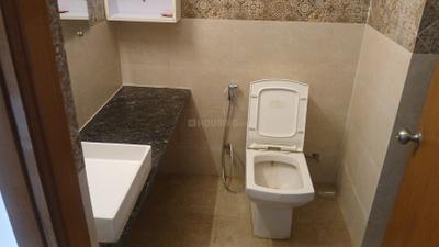 Bathroom Image of 435 Sq.ft 1 RK Apartment / Flat for rent in Paramount Golfforeste Oak &amp; Pine, Surajpur Greater Noida for Rs. 14000