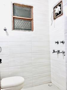 Bathroom Image of 900 Sq.ft 3 BHK Builder Floor for rent in Uttam Nagar New Delhi for Rs. 18500