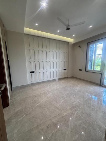 Paramount Luxury Floors Sushant Lok 3 Main Image 1