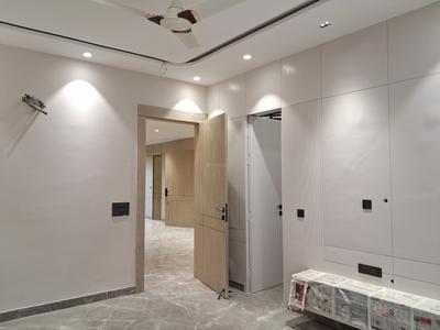 Bedroom Image of 2700 Sq.ft 4 BHK Builder Floor for sale in Paschim Vihar New Delhi for Rs. 60000000