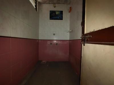 Bathroom Image of 850 Sq.ft 1 BHK Independent House for rent in Gotri Vadodara for Rs. 10000