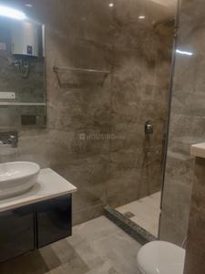 Bathroom Image of 2750 Sq.ft 4 BHK Independent House for rent in South City Floors 1, Sector 41 Gurgaon for Rs. 90000
