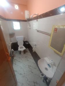 Bathroom Image of 400 Sq.ft 1 BHK Independent House for rent in Teghoria Kolkata for Rs. 10000