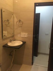 Bathroom Image of 1550 Sq.ft 3 BHK Apartment / Flat for rent in Suncity Parikrama, Sector 20 Panchkula for Rs. 49000