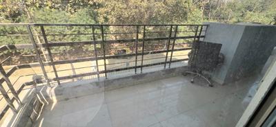 Balcony Image of White House Girls PG in DLF Phase 3, Gurgaon