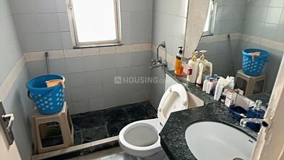 Bathroom Image of 1777 Sq.ft 3 BHK Apartment / Flat for sale in DLF Regency Park II, DLF Phase 4 Gurgaon for Rs. 39000000