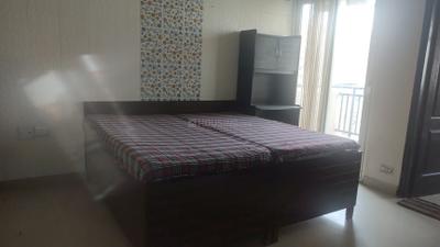 Bedroom Image of 1350 Sq.ft 3 BHK Apartment / Flat for rent in Sethi Max Royal, Sector 76 Noida for Rs. 52000