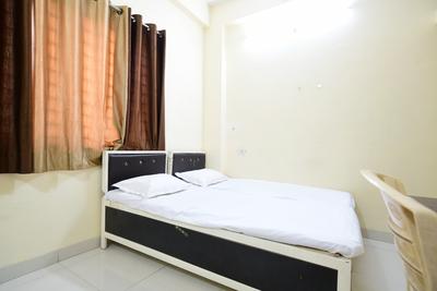 Bedroom Image of Paradise Girls Hostels  in Khajrana, Indore