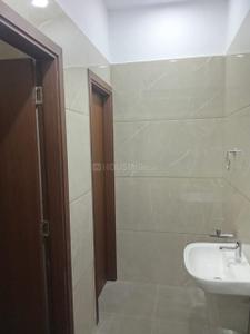 Bathroom Image of 1250 Sq.ft 3 BHK Builder Floor for rent in Ernakulam South Kochi for Rs. 72000