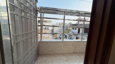 Balcony Image of 1000 Sq.ft 3 BHK Builder Floor for rent in Mayur Vihar Phase 1 New Delhi for Rs. 30000
