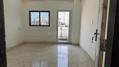 Bedroom Image of 1200 Sq.ft 3 BHK Builder Floor for rent in Picnic Garden Kolkata for Rs. 25000