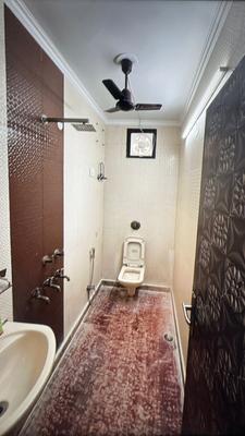 Image of 900 Sq.ft 2 BHK Builder Floor for rent in Janakpuri, New Delhi for Rs. 28000