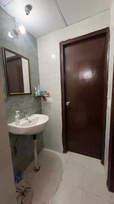 Bathroom Image of 585 Sq.ft 1 BHK Apartment / Flat for rent in Amrapali Dream Valley 2, Noida Extension Greater Noida for Rs. 23000